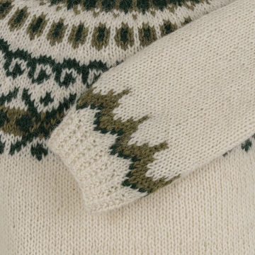 Weißer Islandpullover - Handgestrickt in Island - Länge 70 cm - B = 49 cm - C = 46 cm