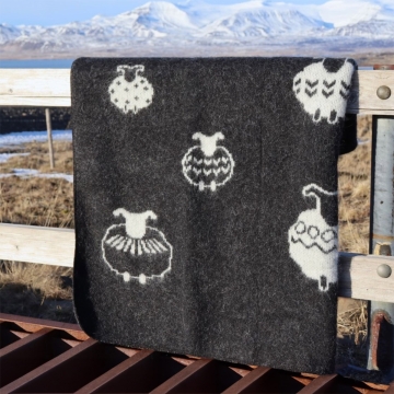 wool blanket - black with Icelandic sheep