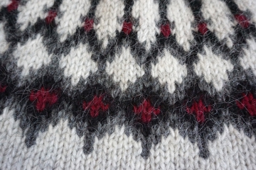 Damen Islandpullover - handgestrickt - Lopapeysa hellgrau kombi