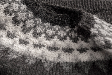 Damen Rundhalspullover Handgestrickt - schwarz / grau / weiss