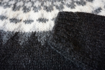 Damen Rundhalspullover Handgestrickt - schwarz / grau / weiss