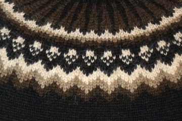 Traditional Icelandic Wool Sweater Hand-knit HSI-233 - black-brown