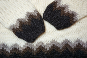 Traditional Icelandic Wool Sweater Hand-knit HSI-234 - white-brown