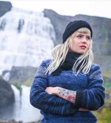 Isländischer Pullover Wollpullover - schwarz-blau - Größe S
