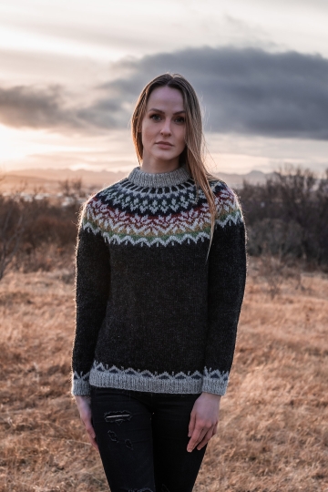 Handknitted Icelandic Sweater - Afmæli - black / multicolored