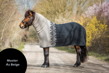 Icelandic Woolen Horse Cooler Rug with Turtleneck