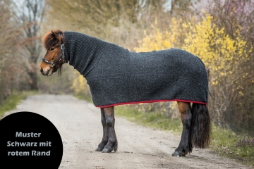 Icelandic Woolen Horse Cooler Rug with Turtleneck