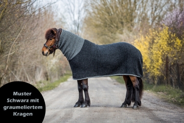 Icelandic Woolen Horse Cooler Rug with Turtleneck