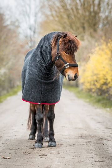 Icelandic Woolen Horse Cooler Rug with Turtleneck