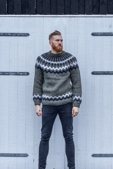 Hand-knitted Icelandic Wool Sweater - grey-green