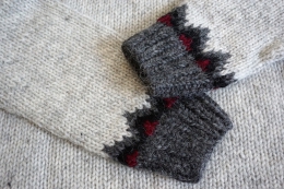 Damen Islandpullover - handgestrickt - Lopapeysa hellgrau kombi