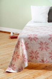 Icelandic Bedspread - eight-petalled rose - light grey / pink