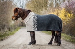 Isländer Abschwitzdecke mit Rollkragen