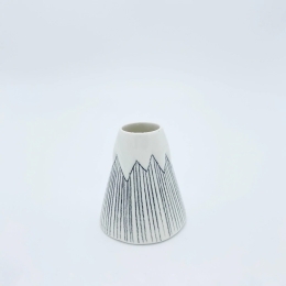 Porzellan Vase - Vulkan mit Linien